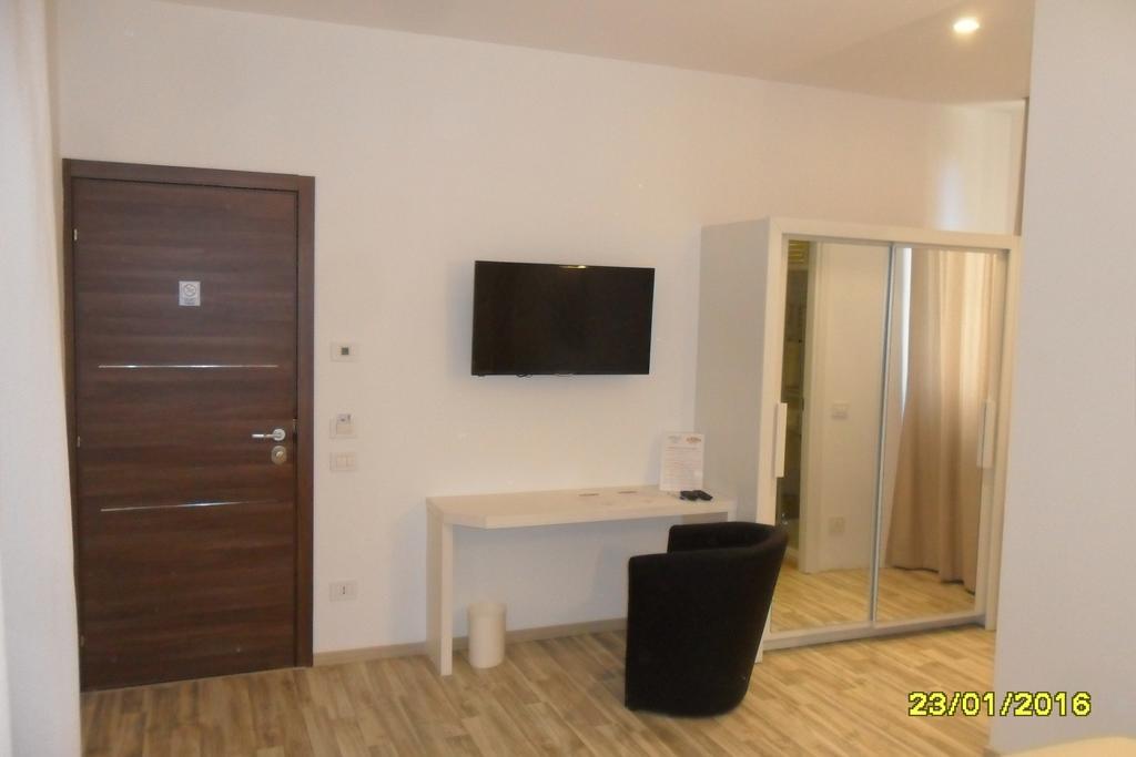 Location Lory Hotel Busto Arsizio Exterior photo